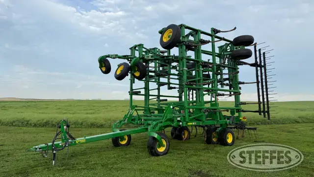 2018 John Deere 2410