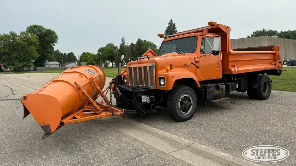 1992 International 2554 Plow-Spreader Truck