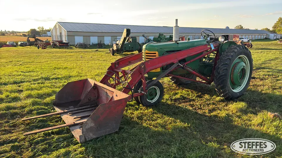 1953 Oliver Row Crop 77 2WD Tractor