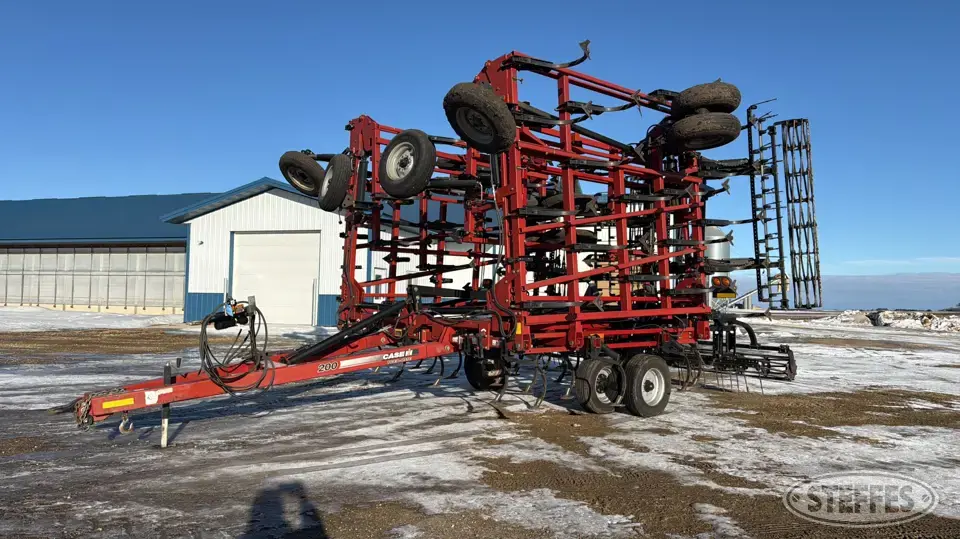 2013 Case IH Tiger-Mate 200 Field Cultivator