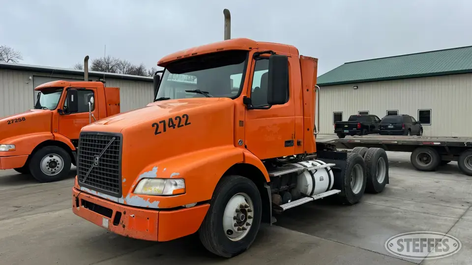 2007 Volvo VNM Conventional Truck without Sleeper