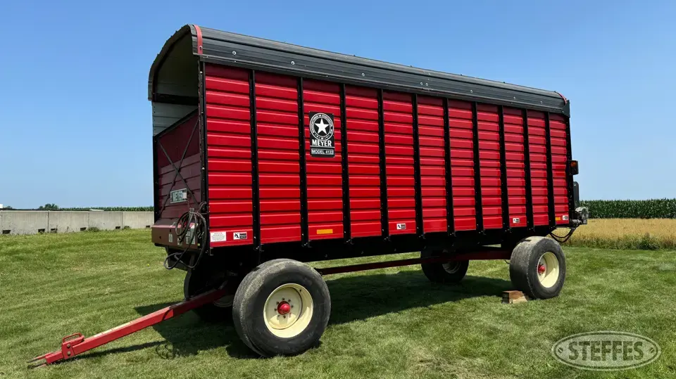 Meyer 4122 Forage Wagon