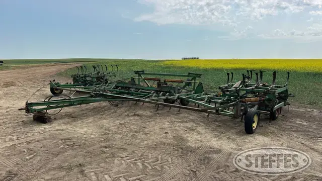John Deere 1050