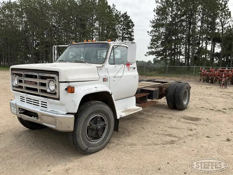 1983 GMC 6000 Conventional Truck without Sleeper