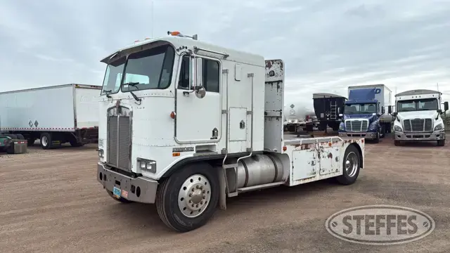 1985 Kenworth K100E