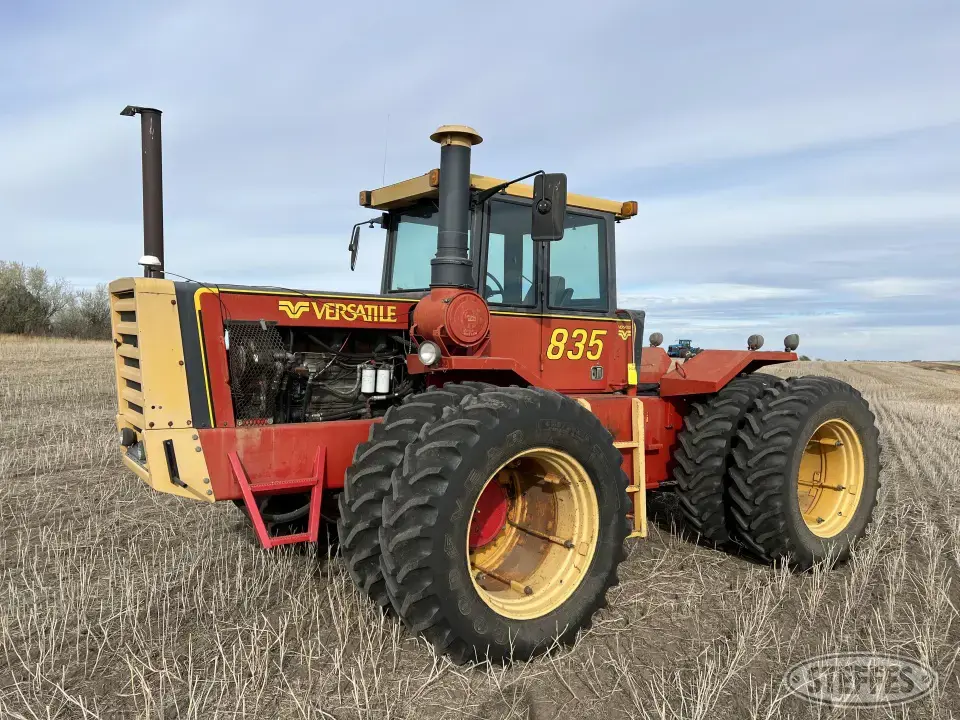 1981 Versatile 835 4WD Tractor