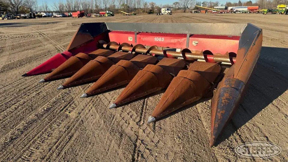 Case IH 1063 Corn Head