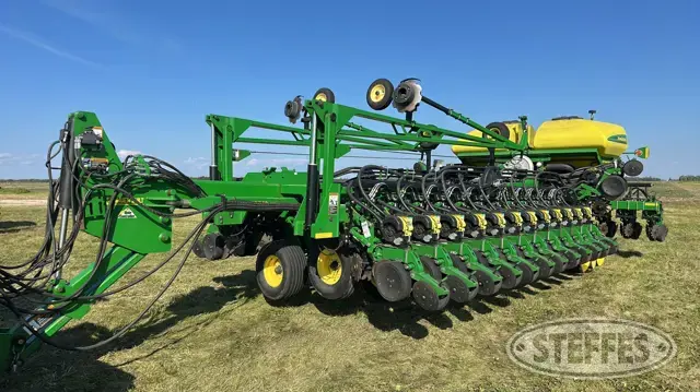 2011 John Deere DB60