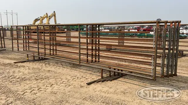 Free standing fence panels