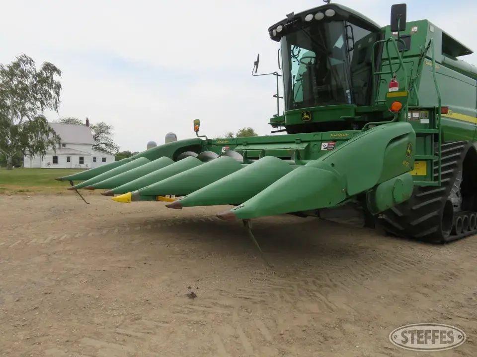 2013 John Deere 606C Corn Head