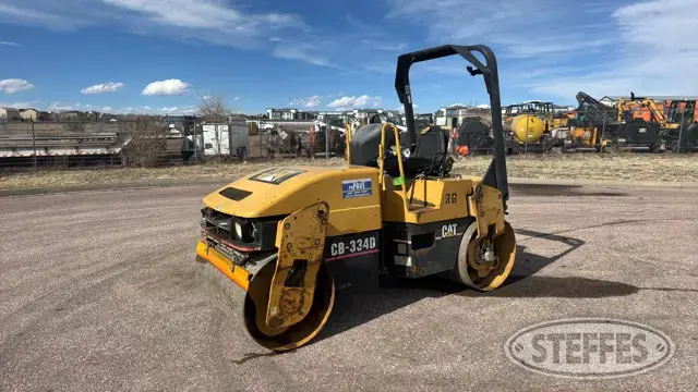 2003 CAT CB-334D