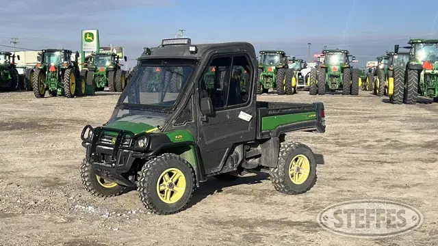 2016 John Deere 825i