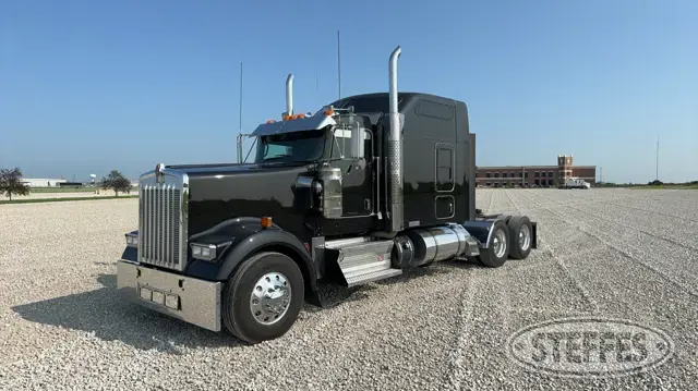 2016 Kenworth W900L