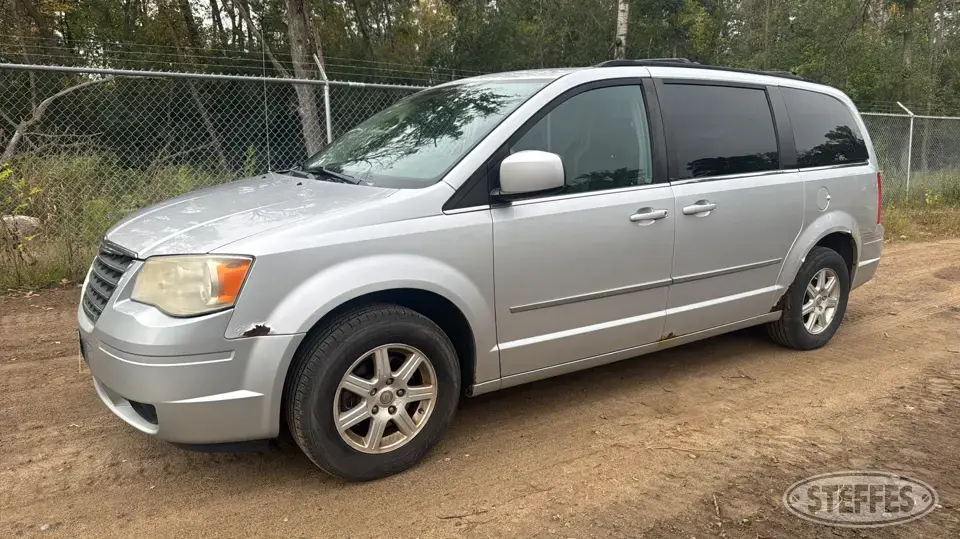 2010 Chrysler Town & Country Touring Van