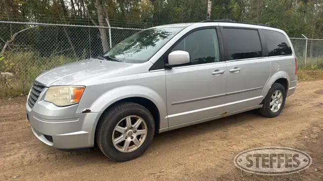 2010 Chrysler Town & Country Touring