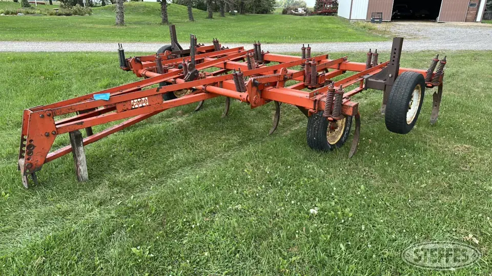 Case Chisel Plow