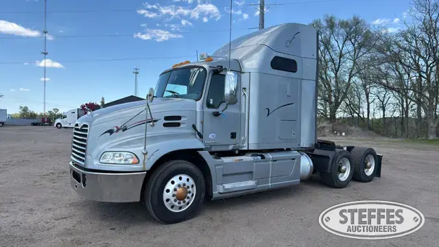 2014 Mack Pinnacle CXU613