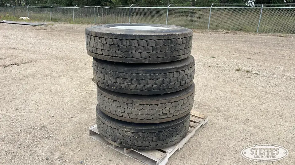 (4) Falken 11R24.5 tires Truck Tire