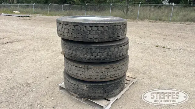 (4) Falken 11R24.5