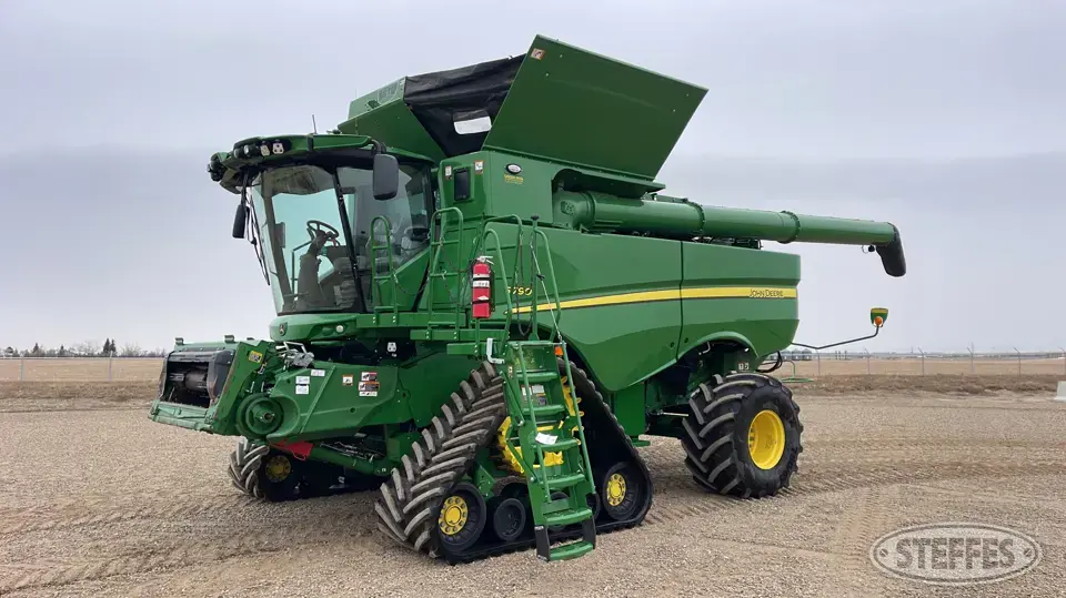 2023 John Deere S790 Combine