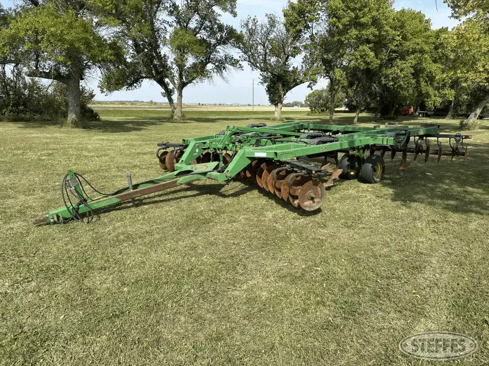 John Deere 510 Ripper
