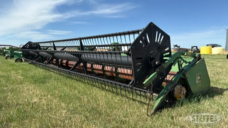 John Deere 930 Rigid Head
