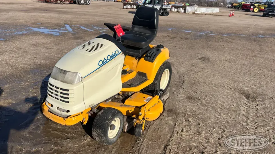 Cub Cadet 3205 Lawn Tractor