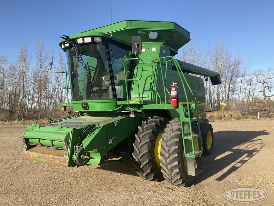 2000 John Deere 9650 Combine