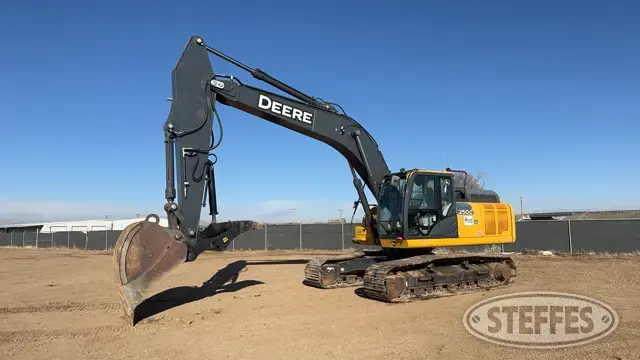 2018 Deere 250G LC