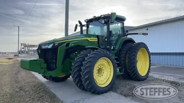 2022 John Deere 8R 310