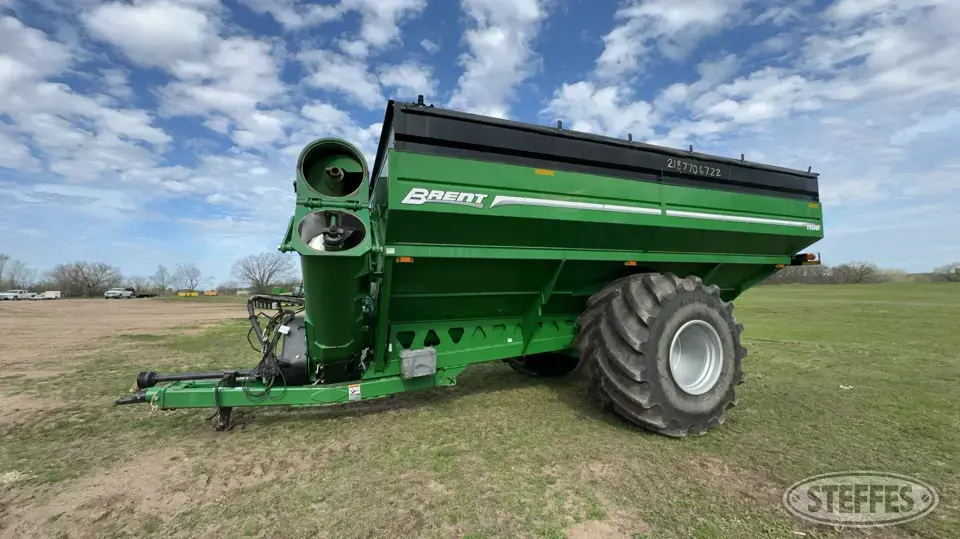 2016 Brent 1196 Grain Cart
