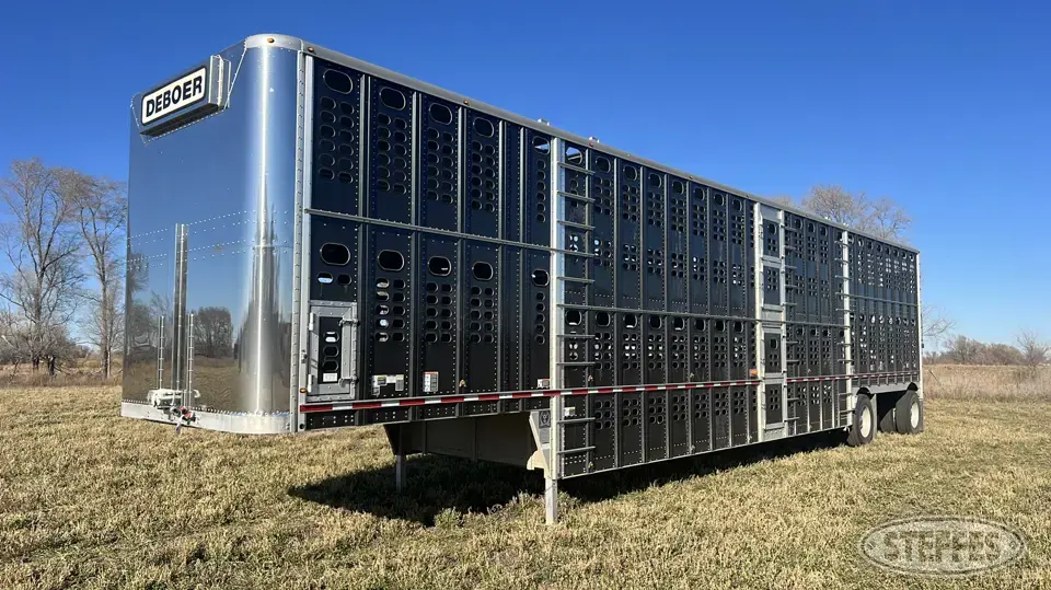 2016 Wilson PSDCL-402 Semi Livestock Trailer
