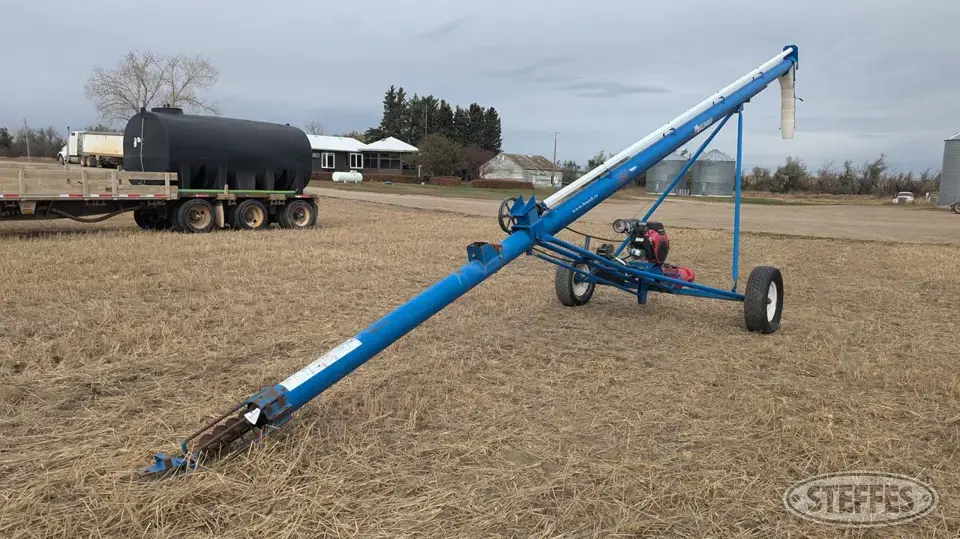 Brandt 735 Straight Auger