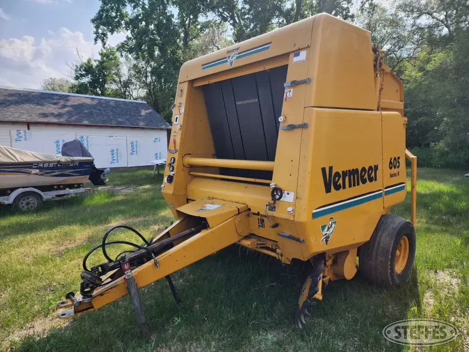 1996 Vermeer 605K Round Baler
