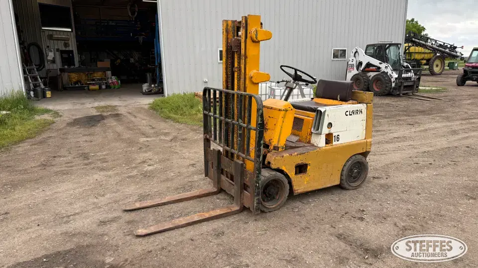 Clark C40B Warehouse Forklift