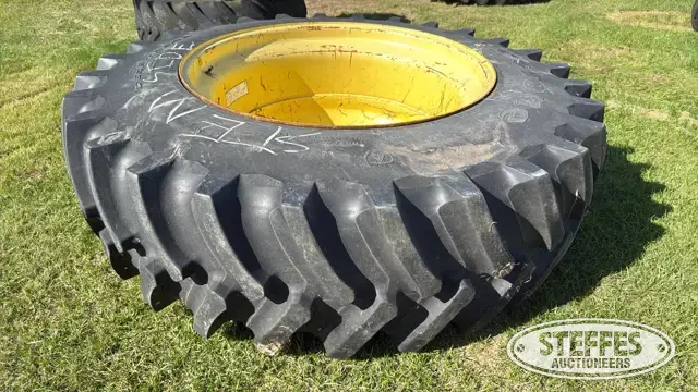 Firestone 520/85R42 tire