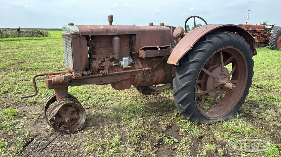 Minneapolis-Moline J-T 2WD Tractor