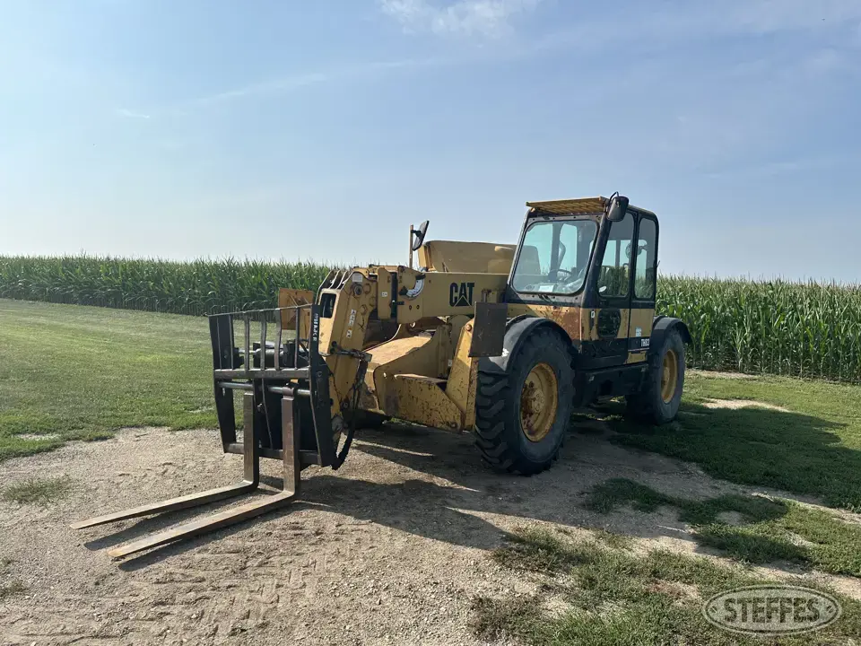 CAT TH-83 Telescopic Forklift