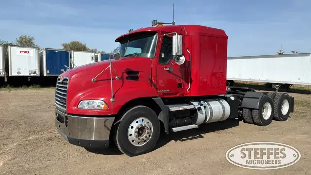 2014 Mack Pinnacle CXU613