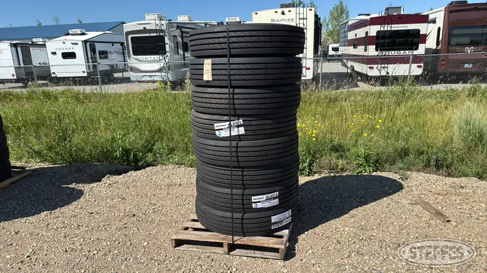 (8) Headway HLS915 11R22.5 tires Truck Tire