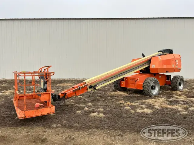 2012 JLG 600S