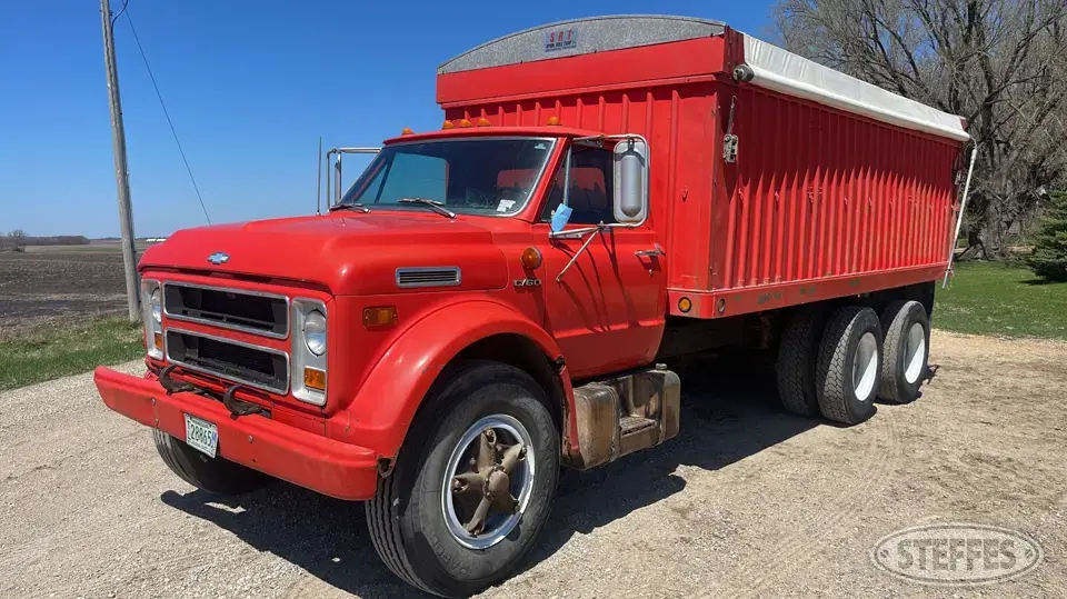 1972 Chevrolet C60 Tandem Boxed Truck