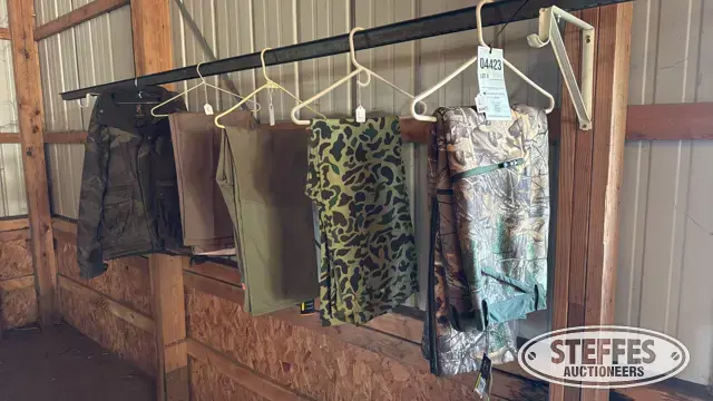(5) Camouflage clothing pcs.