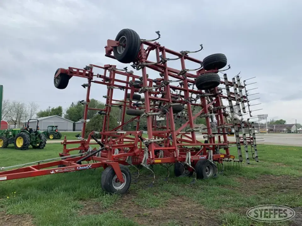 2002 Wil-Rich Quad X Field Cultivator