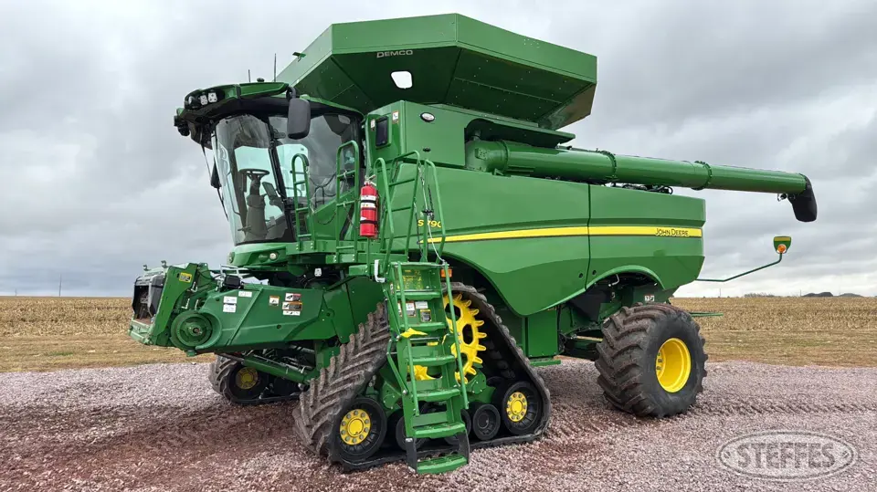 2023 John Deere S790 Combine