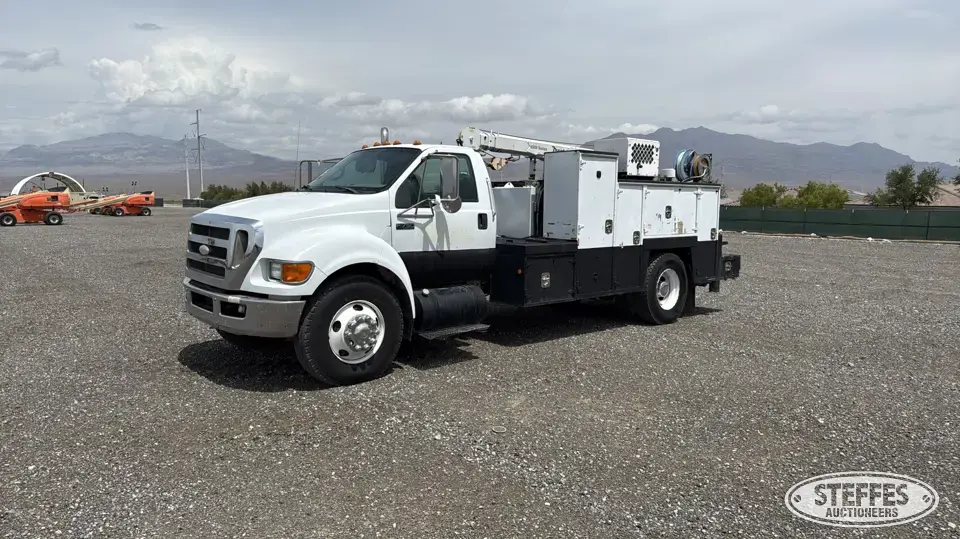 2009 Ford F-750 Service Utility Truck