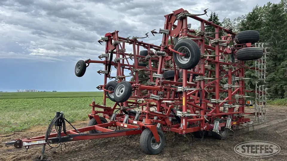 Wil-Rich Quad X2 Field Cultivator
