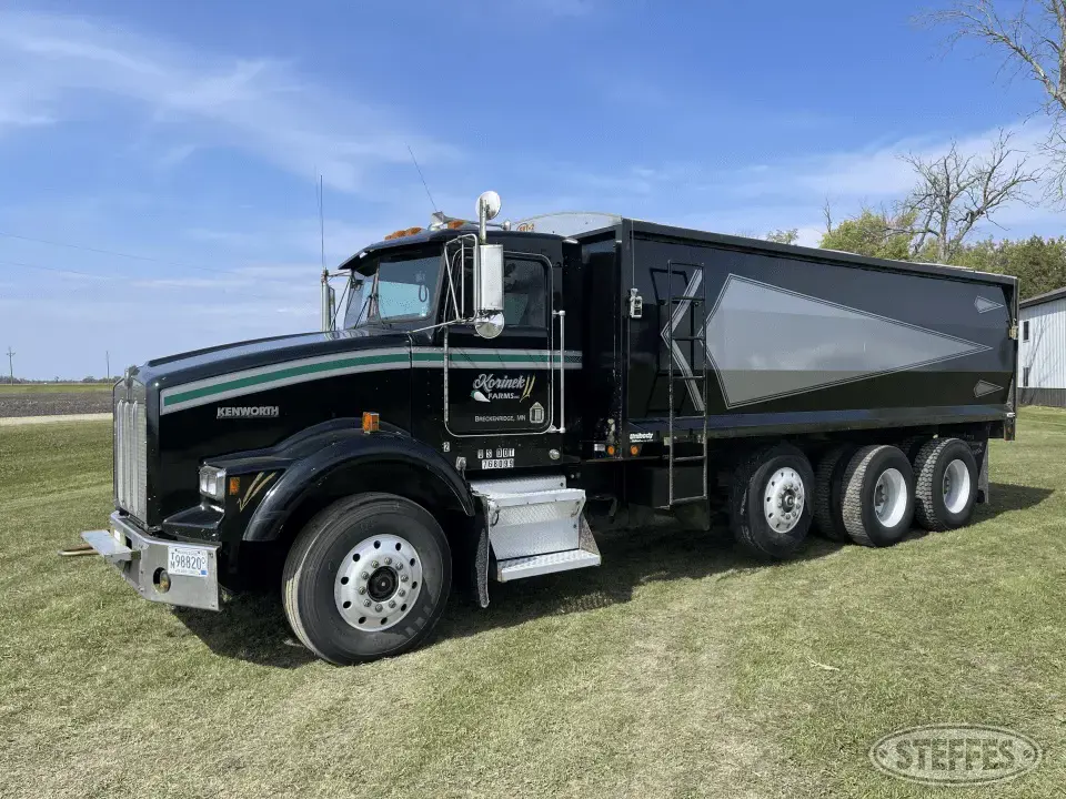 1989 Kenworth T800 Tri-Axle Boxed Truck