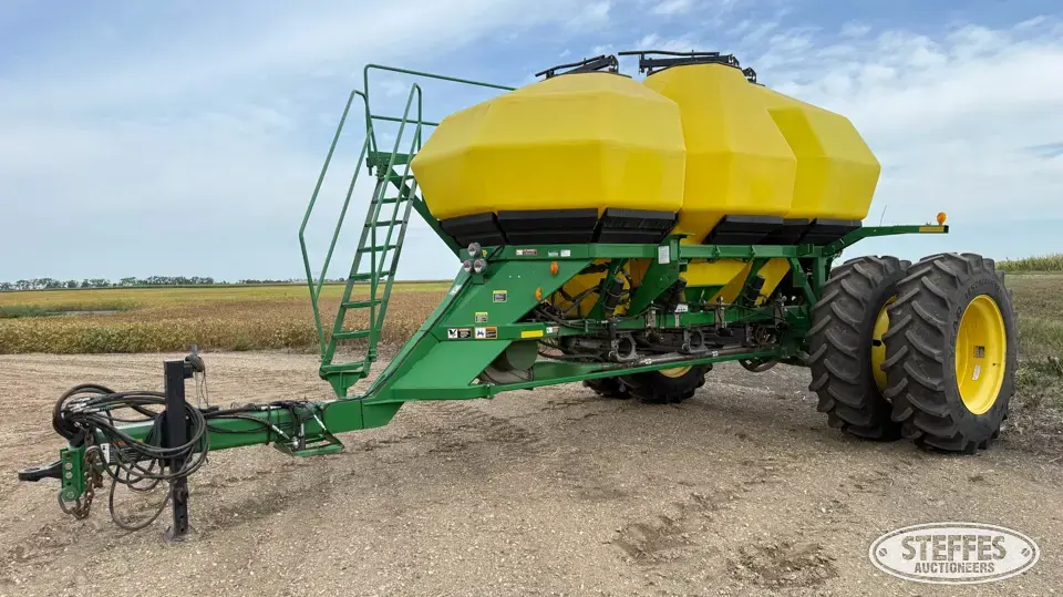 2010 John Deere 1910 Commodity Cart