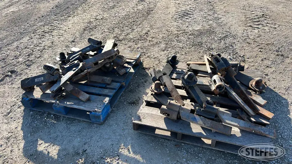 (16) Blu-Jet coulter shanks Ag Equipment Part